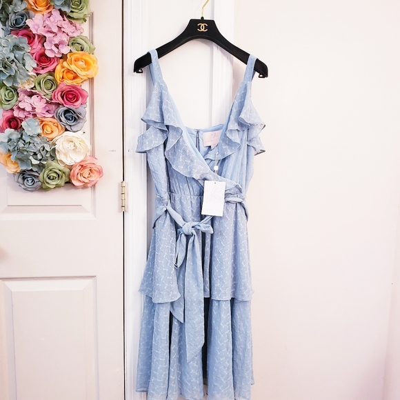 Gal Meets Glam Dress Wrap Helena V Neck Tiered Belt Eyelet Flowy Blue Light NWT - Picture 2 of 10